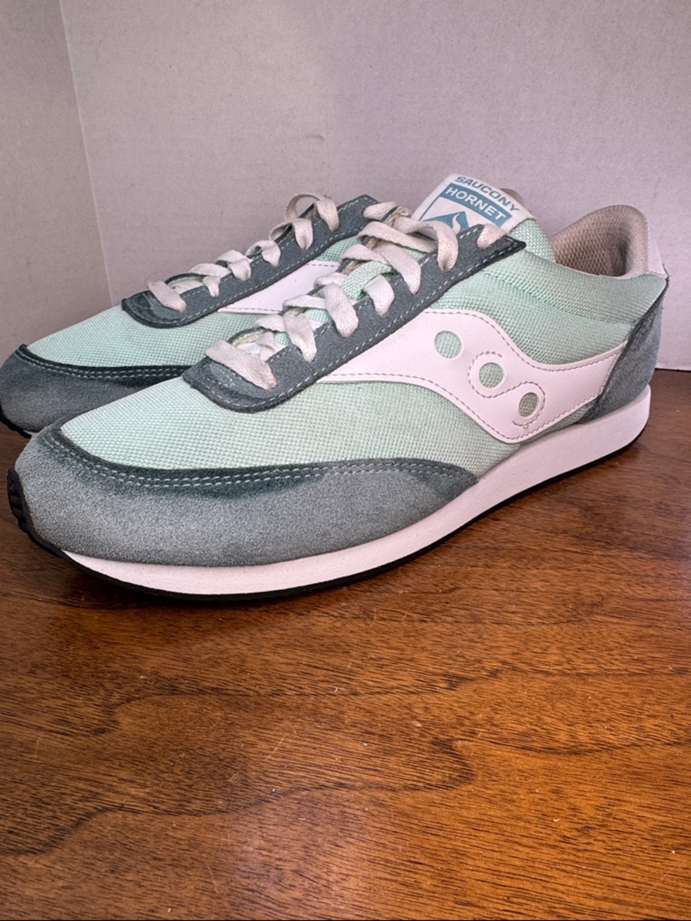 Saucony Hornet Womens Mint Green Low-Profile Sneakers, sz 11